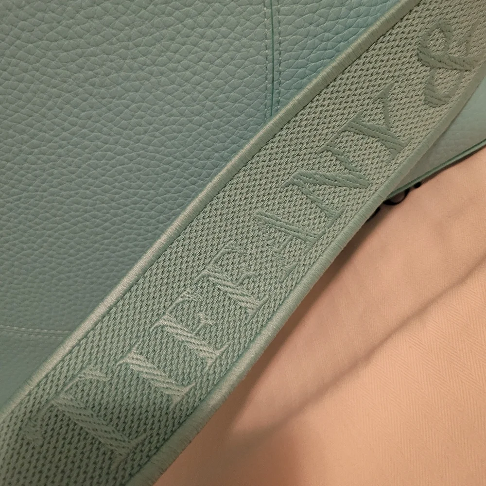 JAPAN 🪷 LIMTIED 2WAY TIFFANY & CO Blue Leather Medium Tote Bag NEW - Picture 7 of 13